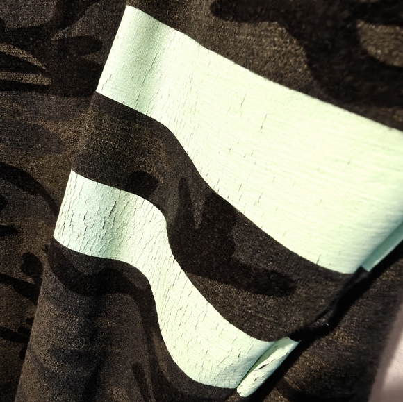 Sundry For Evereve Green Camo Pullover Drop Sleeve Sweatshirt With Mint Stripes - Picture 4 of 11